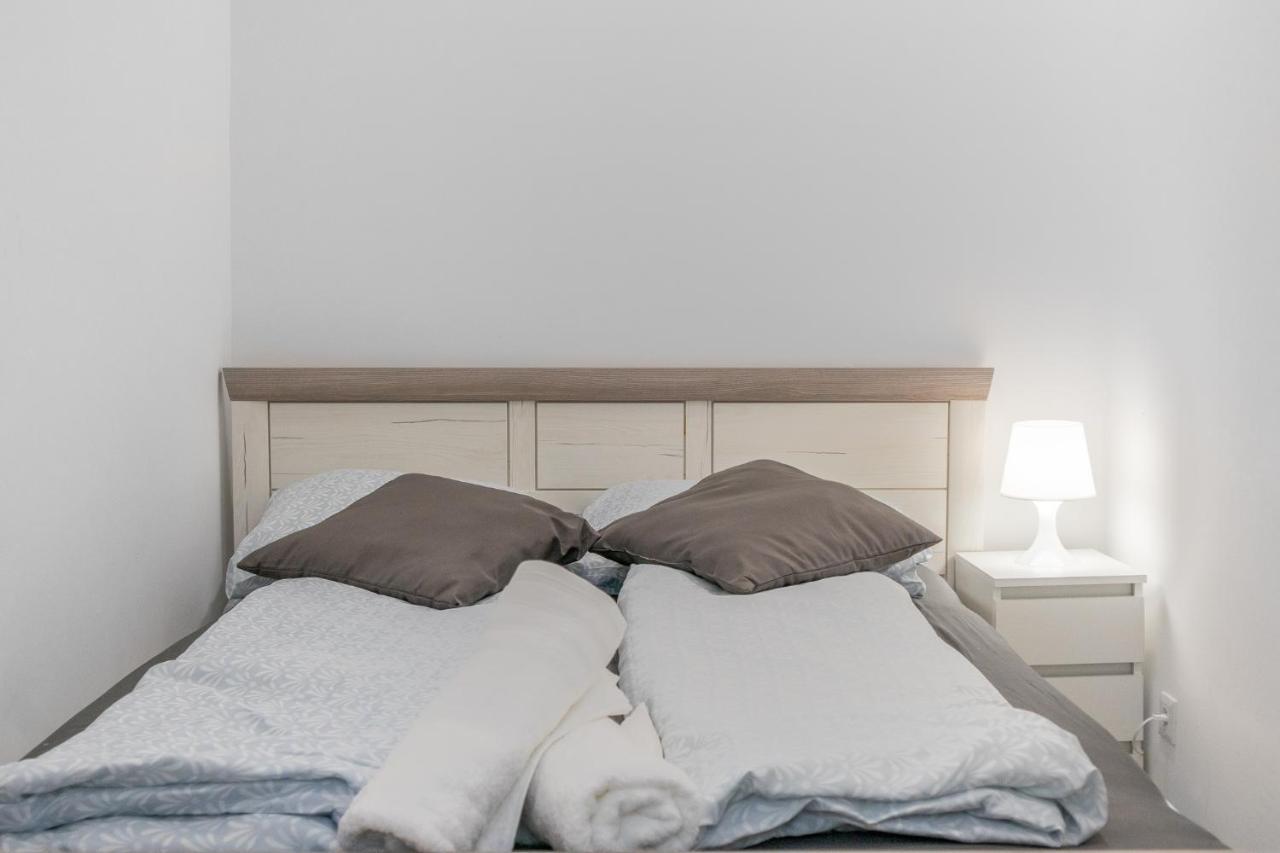 Homelike 2br Near U1 Reumannplatz - 9 Min To Center Apartment *